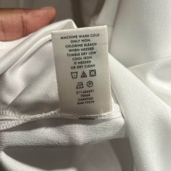 NWT Ann Taylor White polyester Blouse size L. Adjustable sleeves . - Picture 5 of 6
